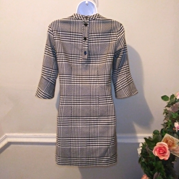 H&M Retro Style Black & White Houndstooth Sequinned Swan Brooch Sheath Dress - Picture 7 of 12